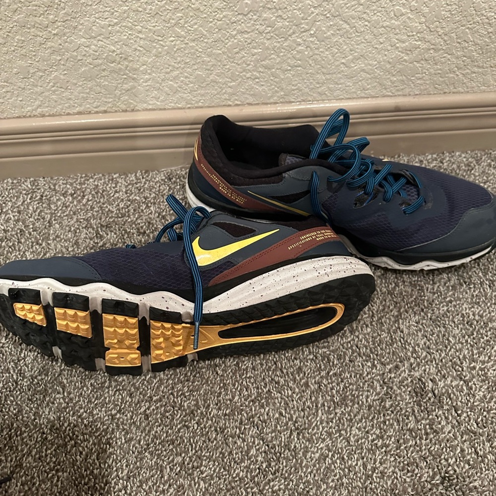 Nike trail run size 13